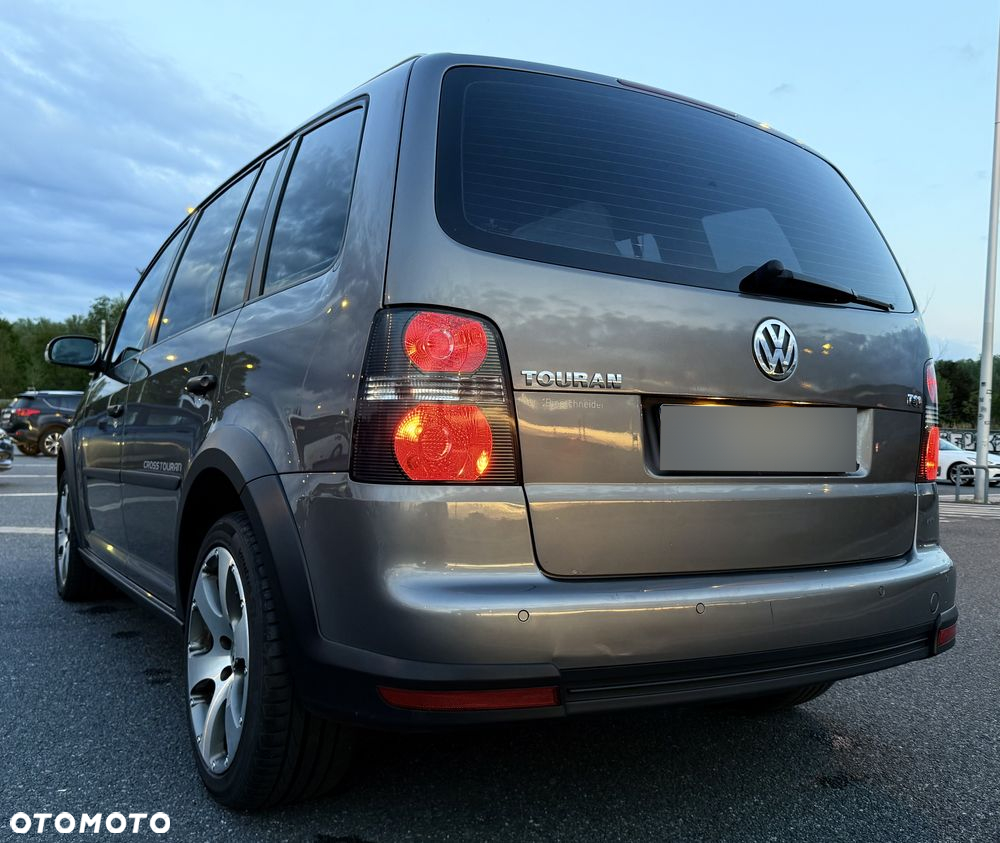 Volkswagen Touran 1.4 TSI Cross - 22