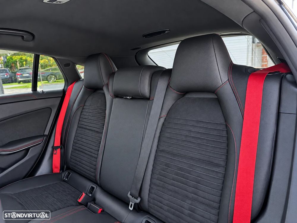 Mercedes-Benz CLA 45 AMG 4Matic Speedshift 7G-DCT Night Edition - 19