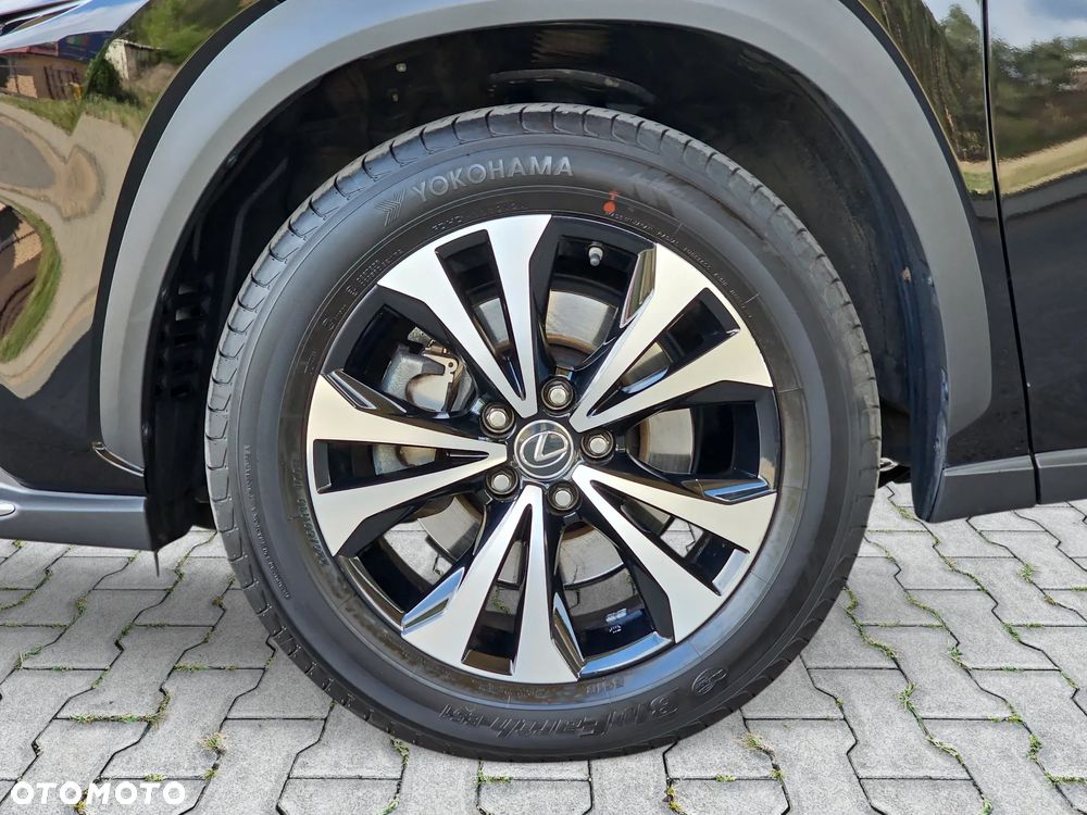 Lexus NX 300h F Impression AWD - 32