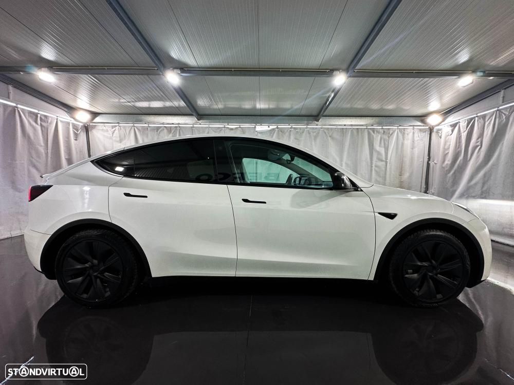 Tesla Model Y Long Range Dual Motor AWD - 12