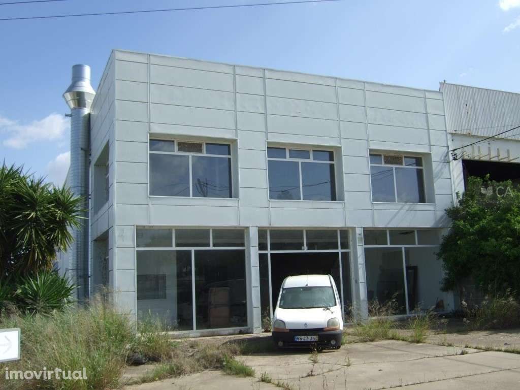 OFICINA E STAND DE AUTOMÓVEIS - Grande imagem: 4/9