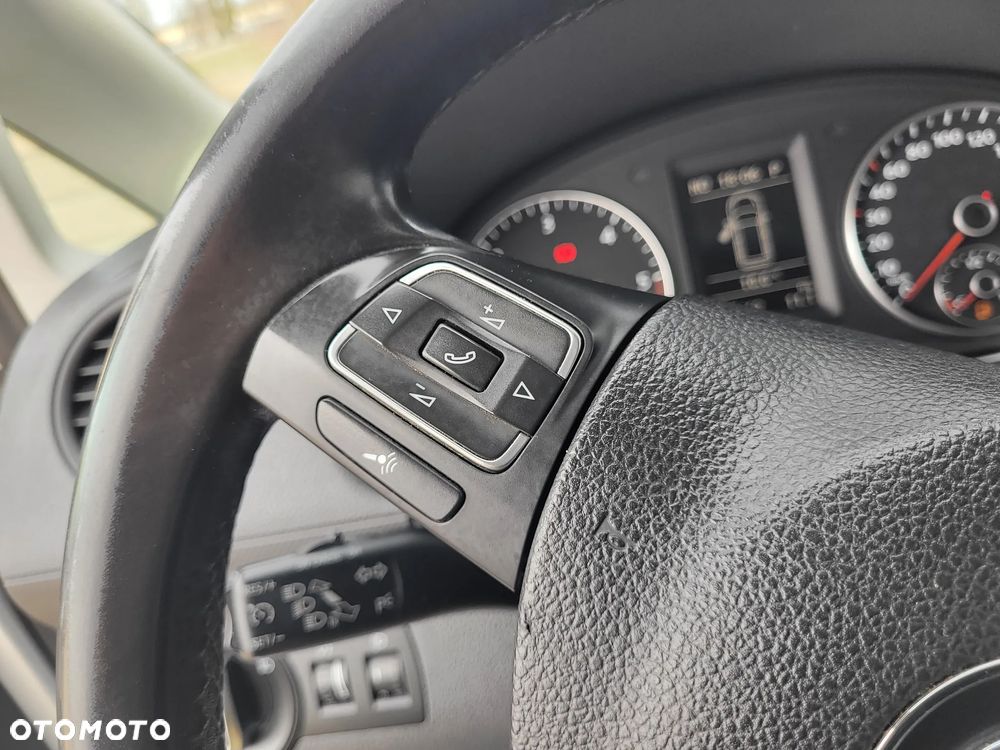 Volkswagen Caddy Highline DSG - 29