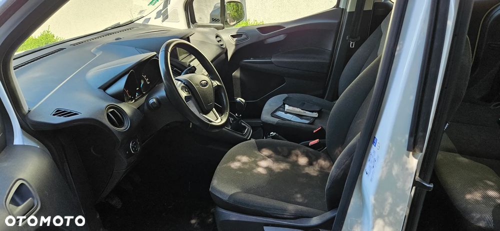 Ford Courier - 13