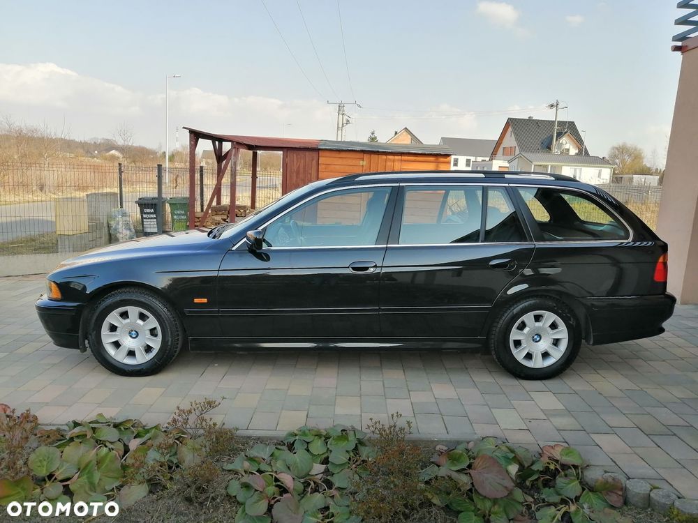 BMW Seria 5 520i Touring - 2