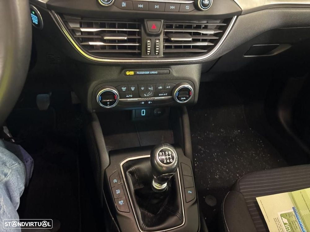 Ford Focus SW 1.5 TDCi EcoBlue Titanium - 6