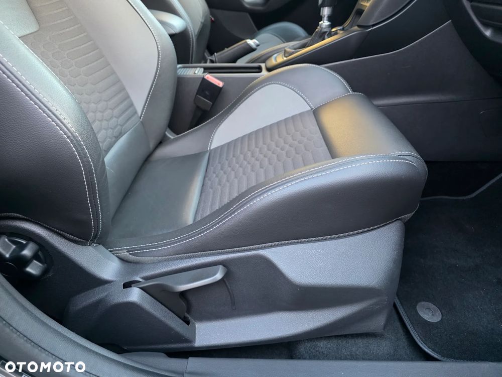 Ford Focus 2.0 EcoBoost ST-2 - 19
