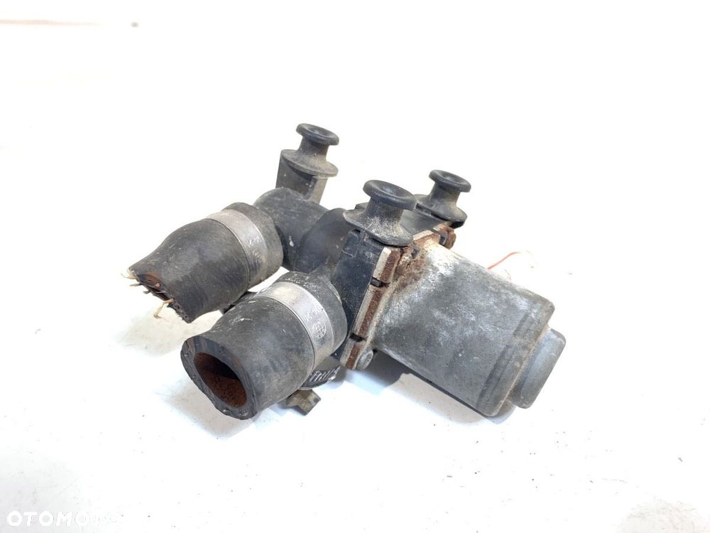 ELEKTROZAWÓR WODY - 50.00 PLN - BMW 5 (E39) 1995 - 2003 530 d 142 kW [193 KM] olej napędowy 1998 - - 1