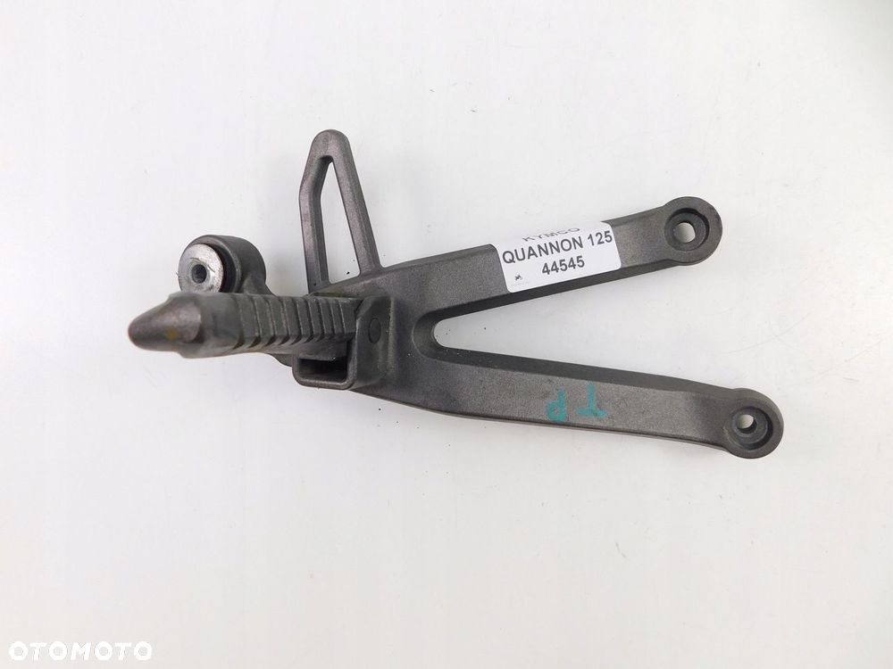 KYMCO QUANNON 125 SET PODNÓŻEK PASAŻERA PRAWY - 1