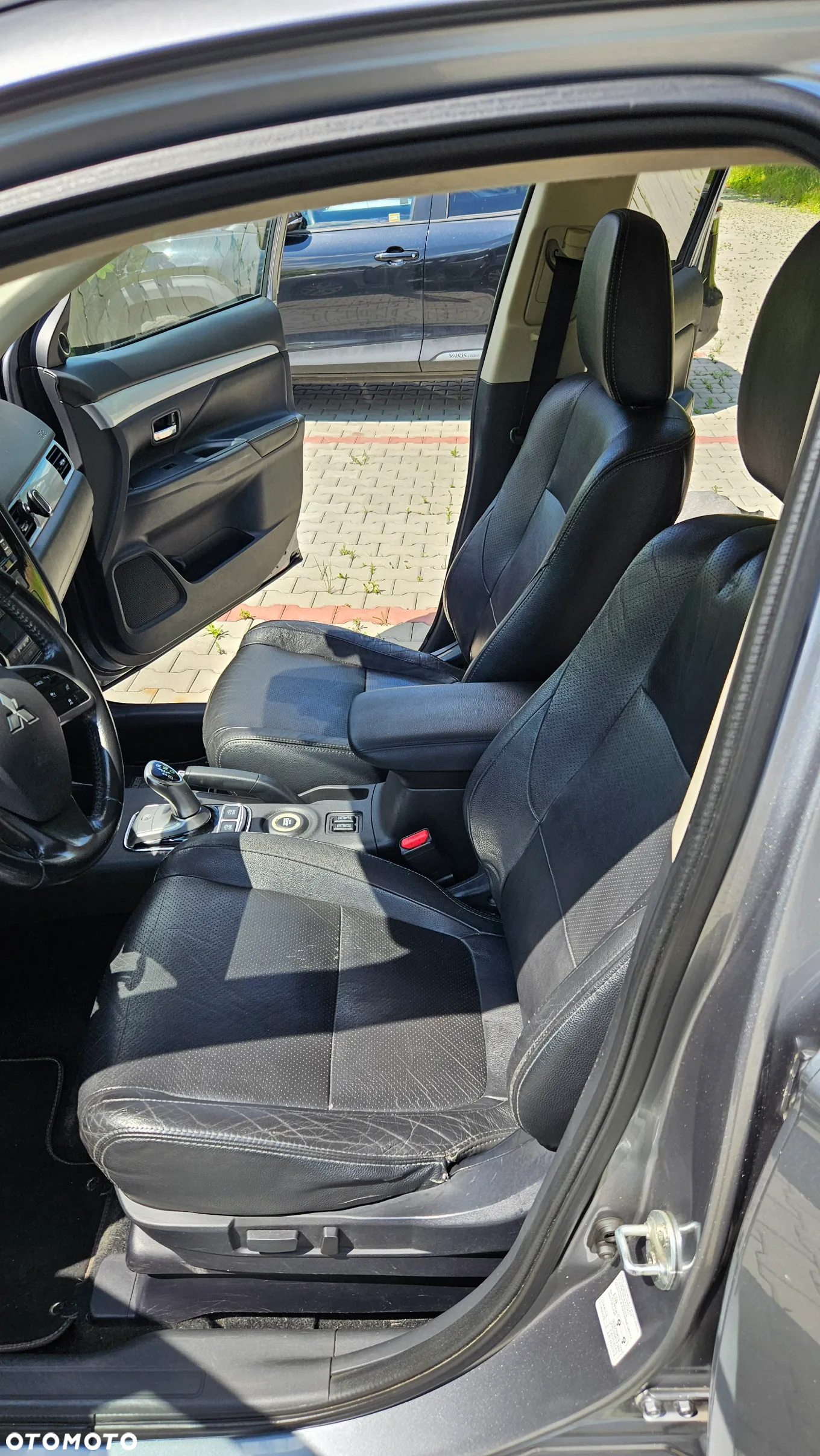 Mitsubishi Outlander - 16