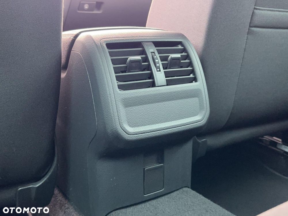 Volkswagen Passat Variant 2.0 TDI EVO Business DSG - 18