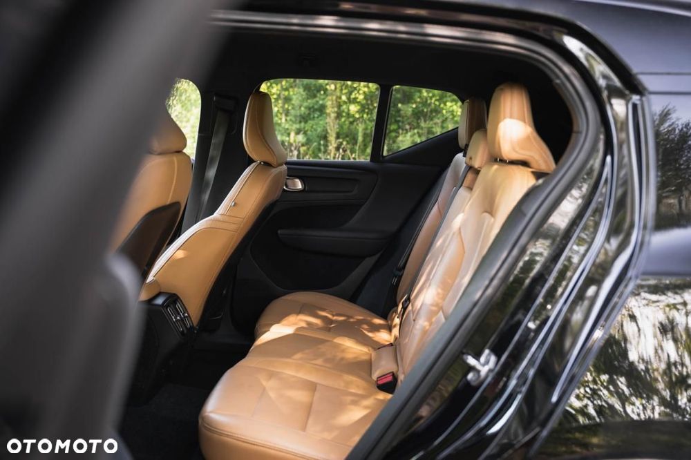 Volvo XC 40 - 25