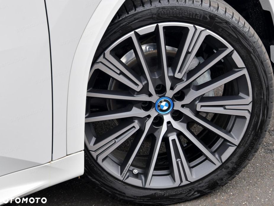 BMW iX2 - 13