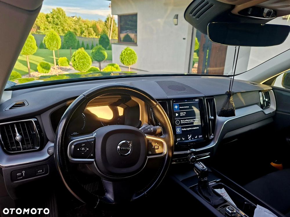 Volvo XC 60 D4 Momentum Pro - 16
