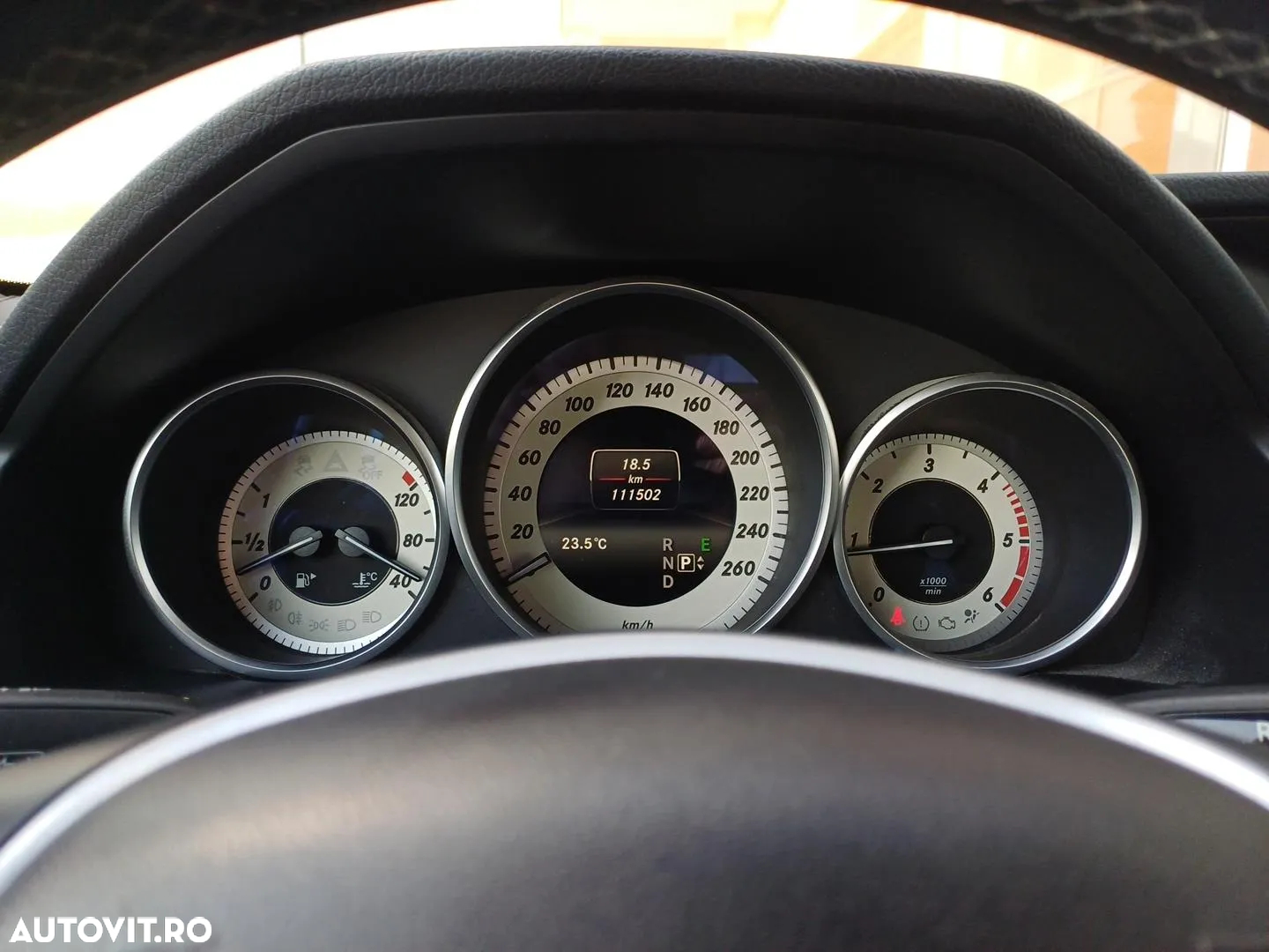 Mercedes-Benz E 220 CDI DPF BlueEFFICIENCY 7G-TRONIC Avantgarde - 13