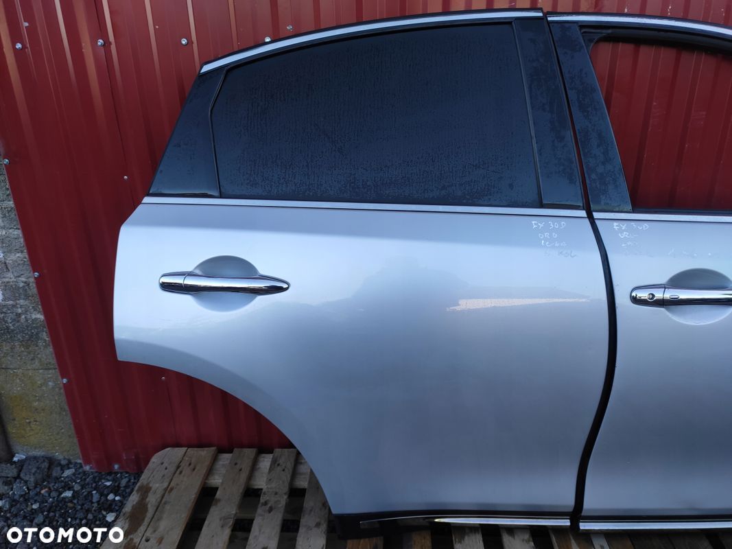 INFINITI FX30D DRZWI PRAWY TYŁ PRAWE TYLNE SREBRNE ORYGINAŁ IGŁA W KOLOR - 1