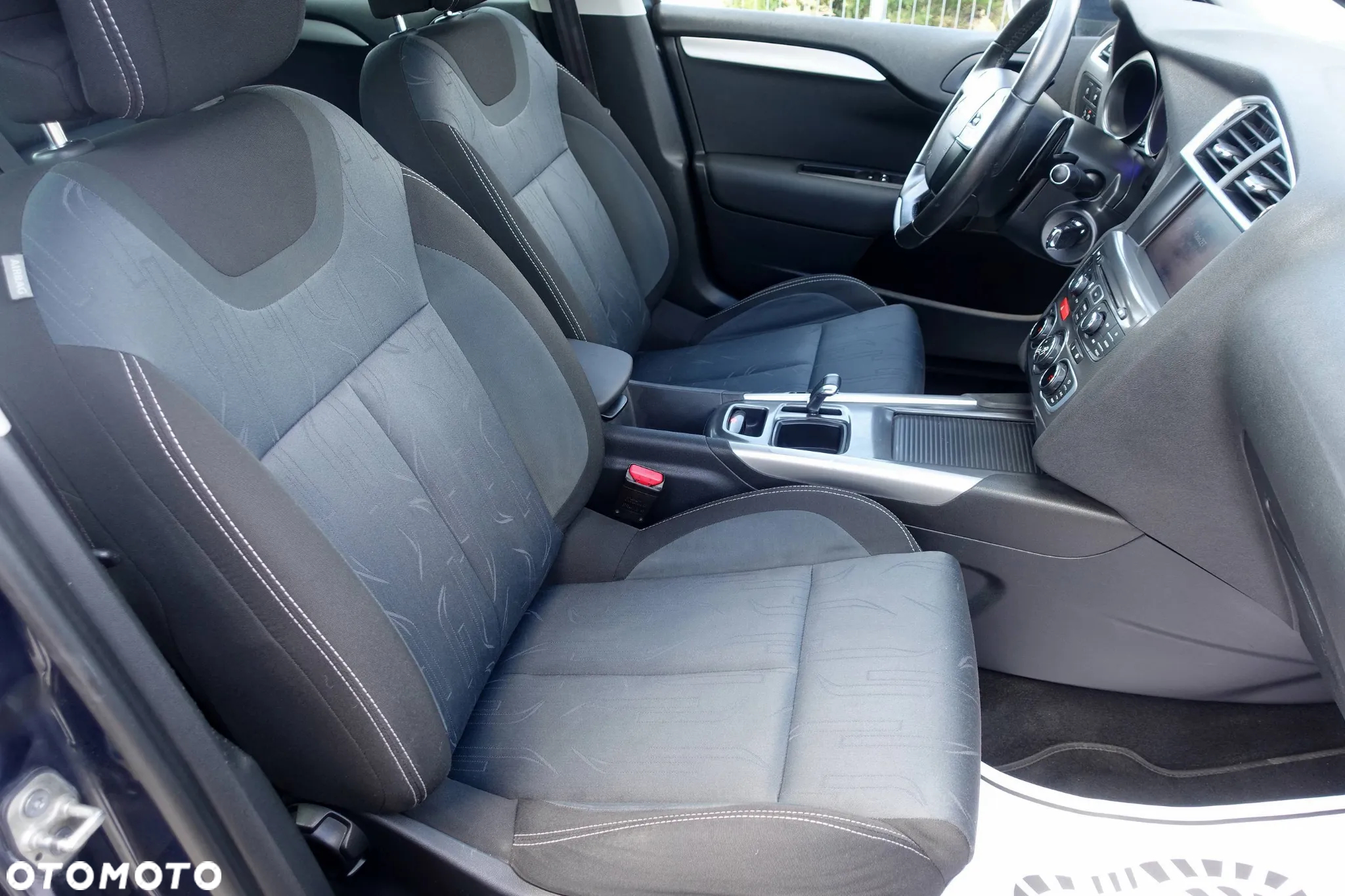 Citroën C4 e-HDi 115 ETG6 Selection - 13