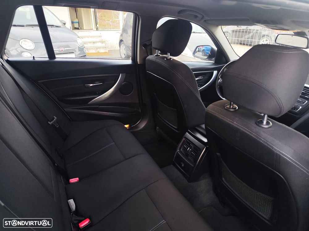 BMW 318 d Line Sport - 10