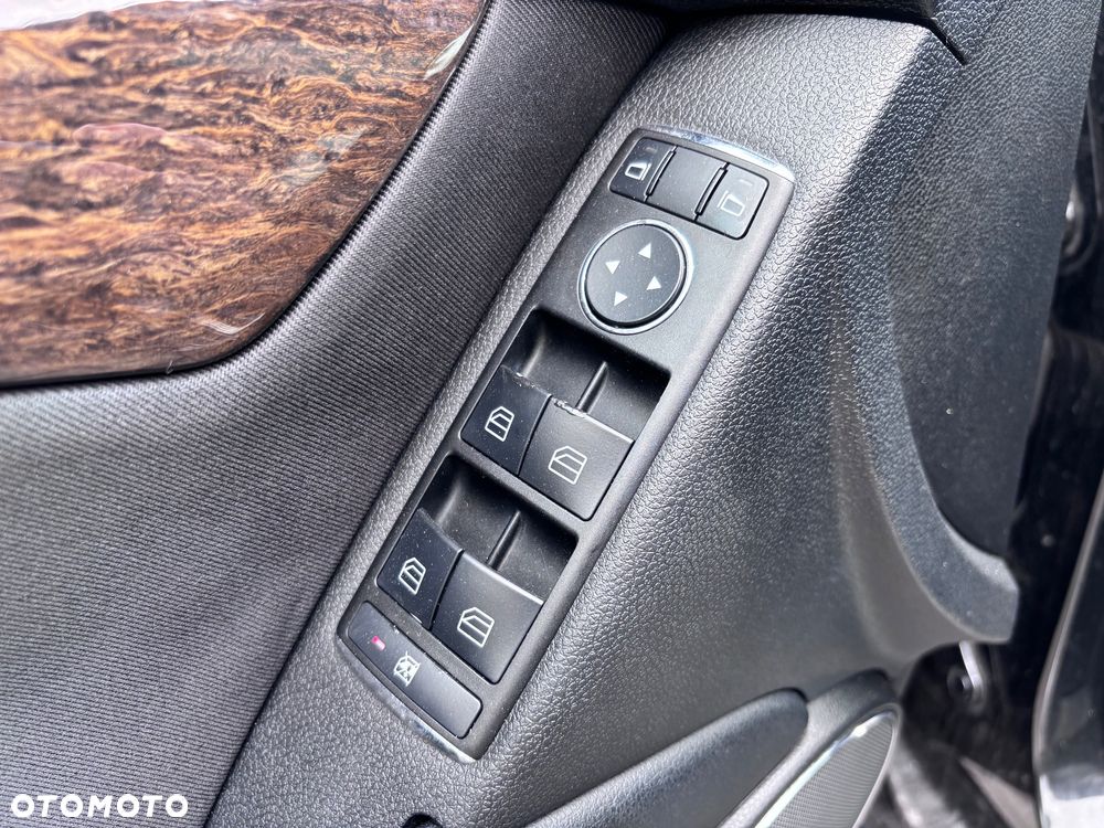 Mercedes-Benz Klasa C 180 Kompressor Automatik BlueEFFICIENCY - 24