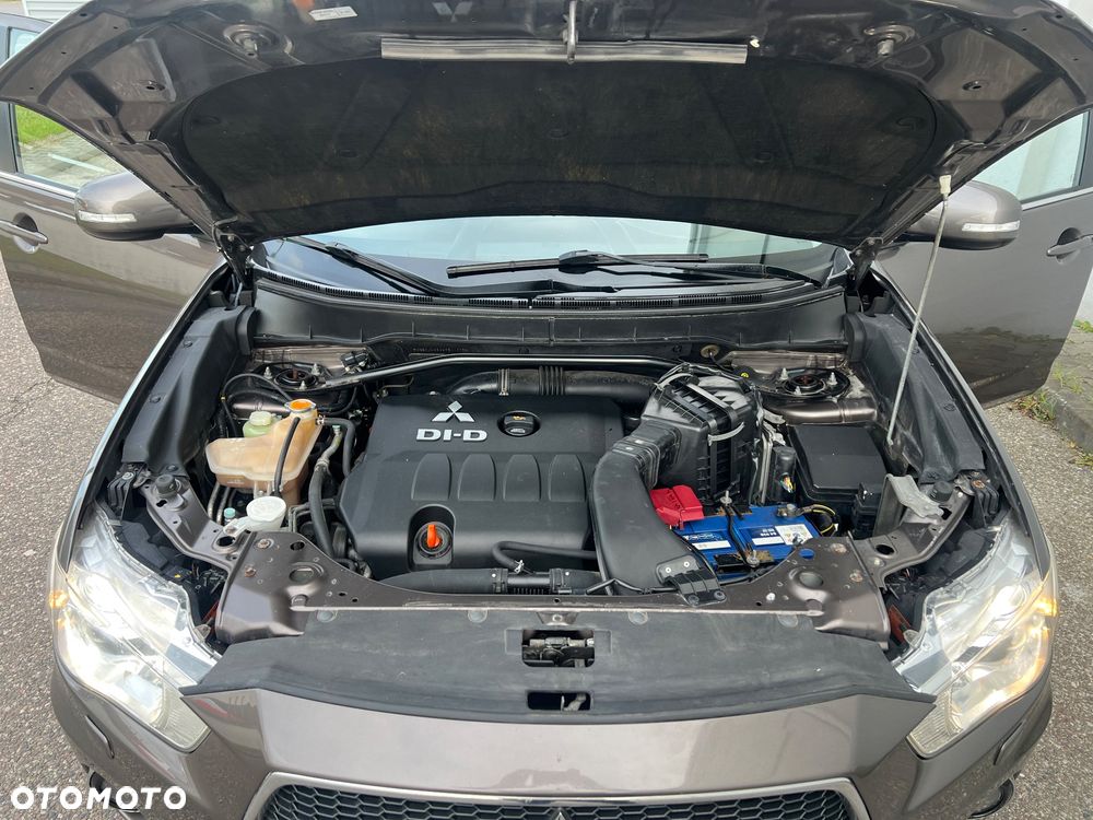 Mitsubishi Outlander 2.0 DI-D 4WD Intense - 35