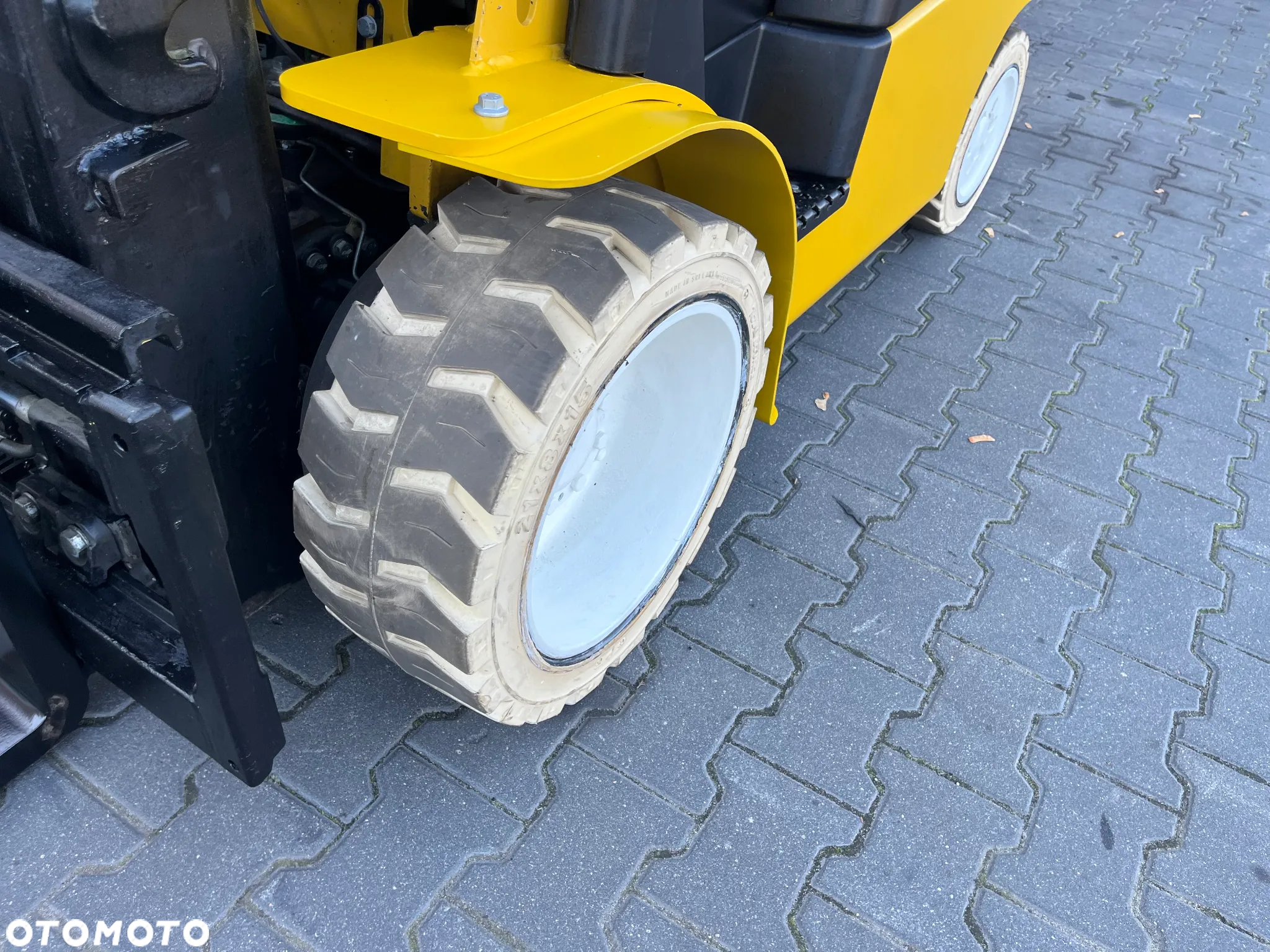 Yale GLC25VX - 11