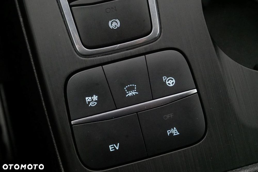 Ford Kuga - 37