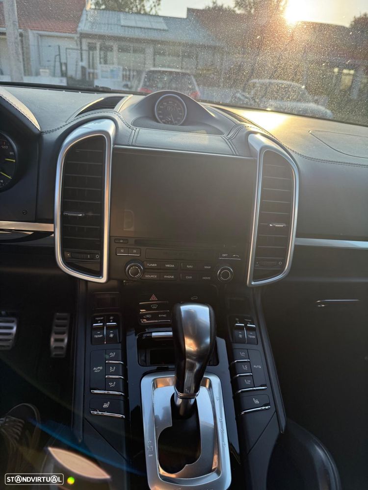 Porsche Cayenne - 7