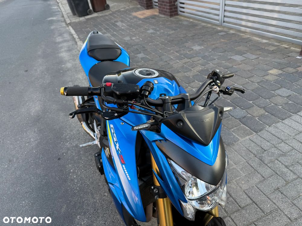 Suzuki GSX 1000 - 23