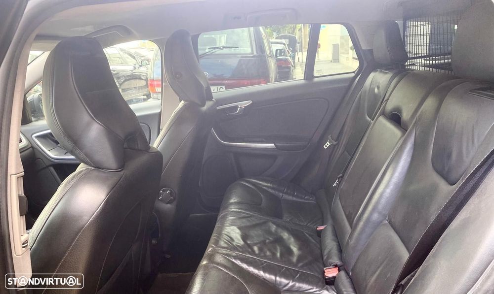 Volvo V60 1.6 D2 Drive Momentum Start/Stop - 17
