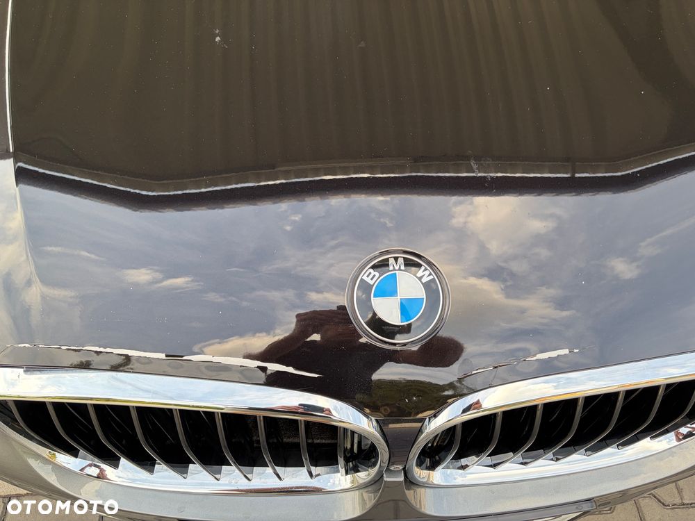 BMW Seria 7 750Li xDrive - 32