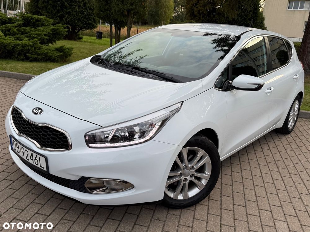 Kia Ceed 1.4 CVVT Dream Team Edition - 20