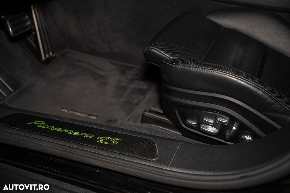 Porsche Panamera - 27