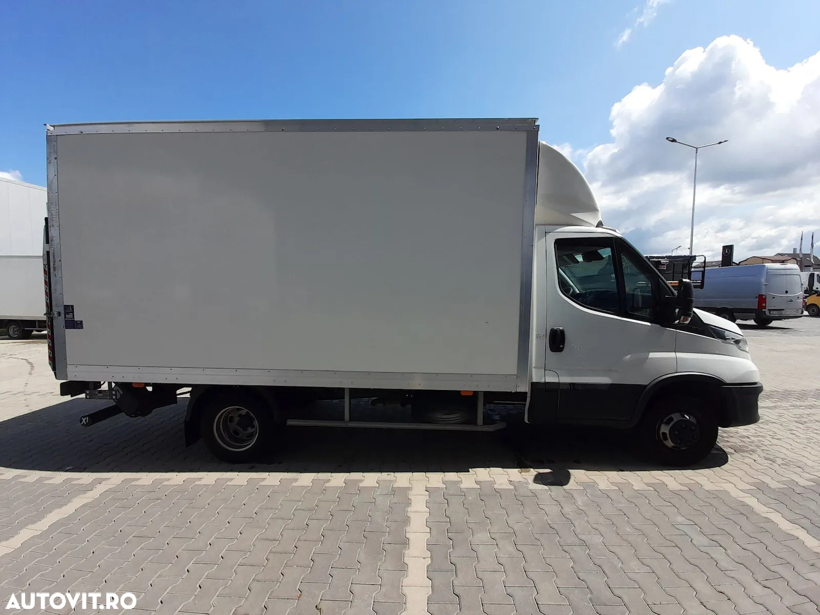 Iveco Daily 35C16H3.0 BOX+LIFT - 4