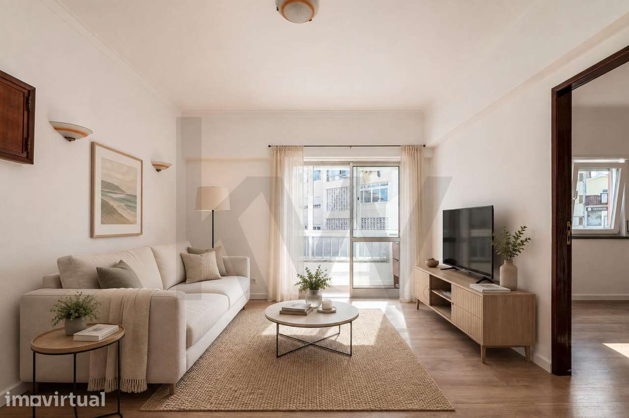 Apartamento T1 Totalmente Remodelado com Varanda | Cascais