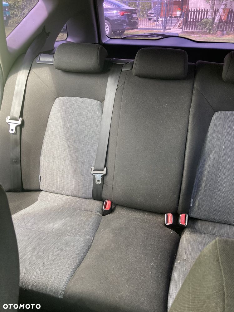 Kia Ceed - 8