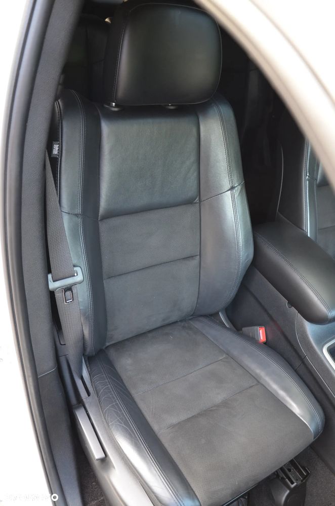 Jeep Grand Cherokee - 14