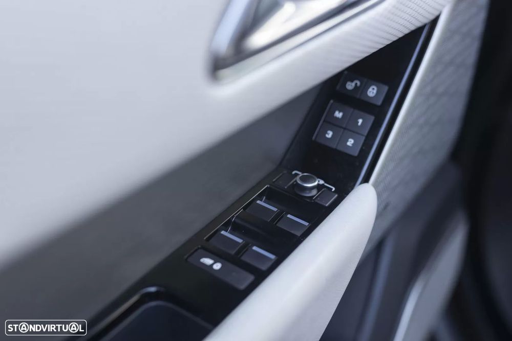 Land Rover Range Rover Velar 3.0 D SE - 22