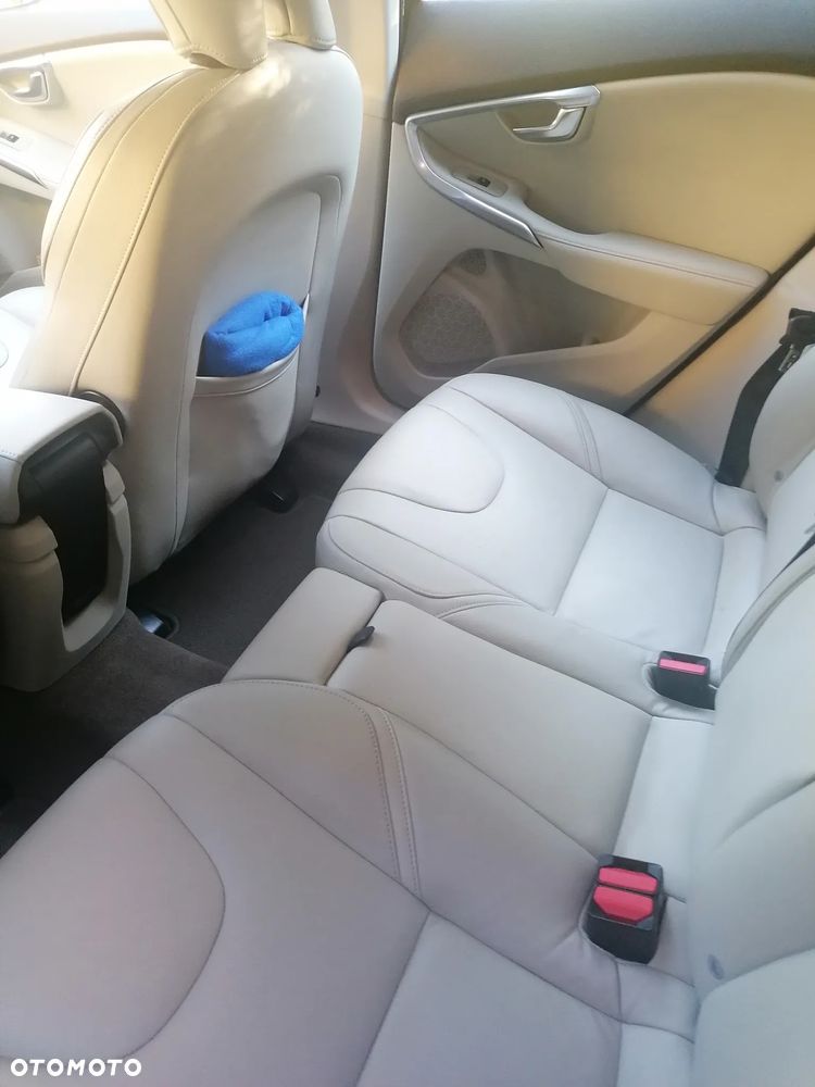 Volvo V40 D2 Summum - 6