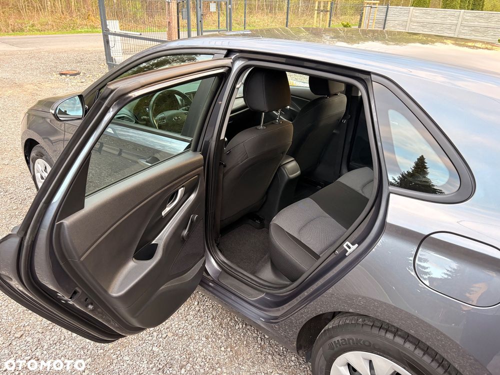 Hyundai i30 1.4 Trend - 14