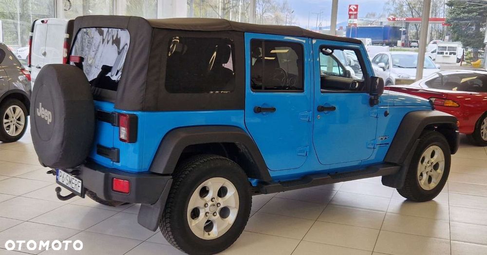 Jeep Wrangler - 12