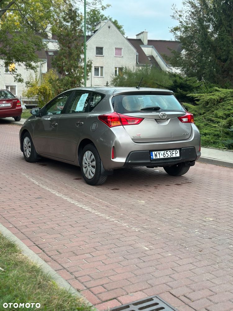 Toyota Auris 2013 photo 5