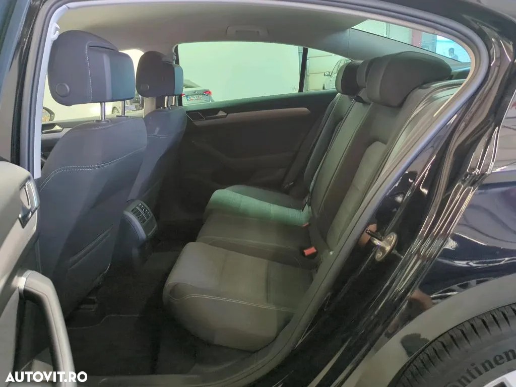 Volkswagen Passat - 5