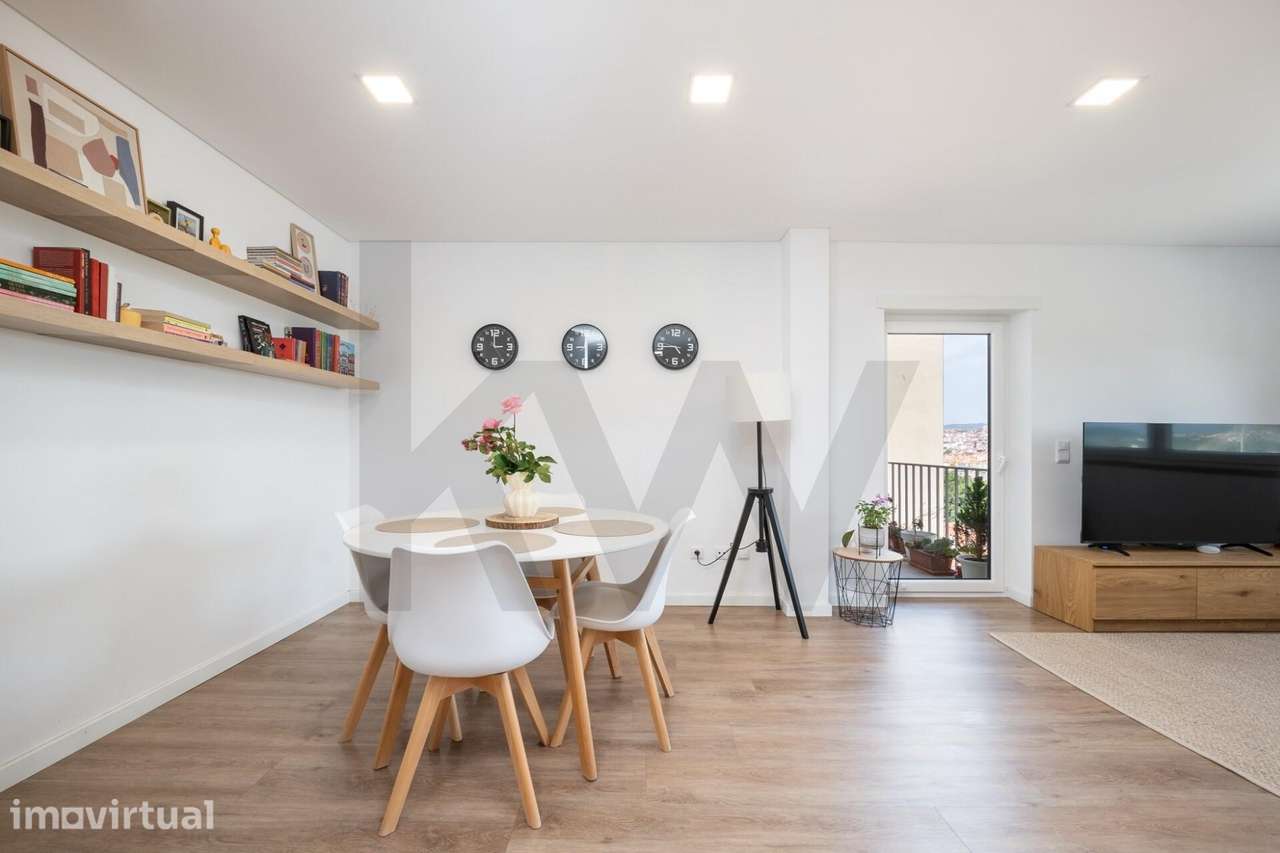 Apartamento T4+1 totalmente remodelado com vista rio em Santa Clara, C - Grande imagem: 4/37