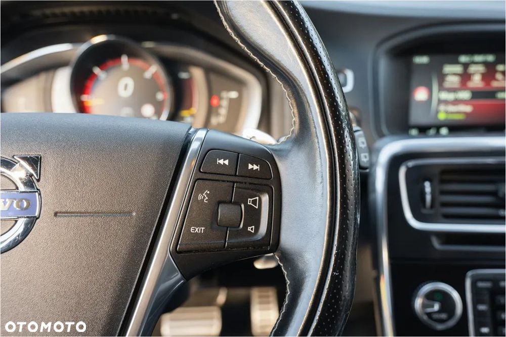 Volvo V60 D5 Geartronic RDesign - 23