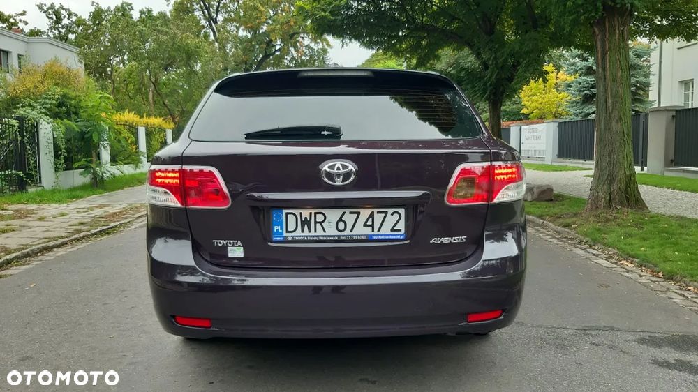 Toyota Avensis 1.6 Active - 36
