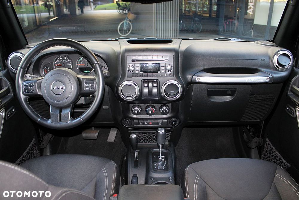 Jeep Wrangler - 25