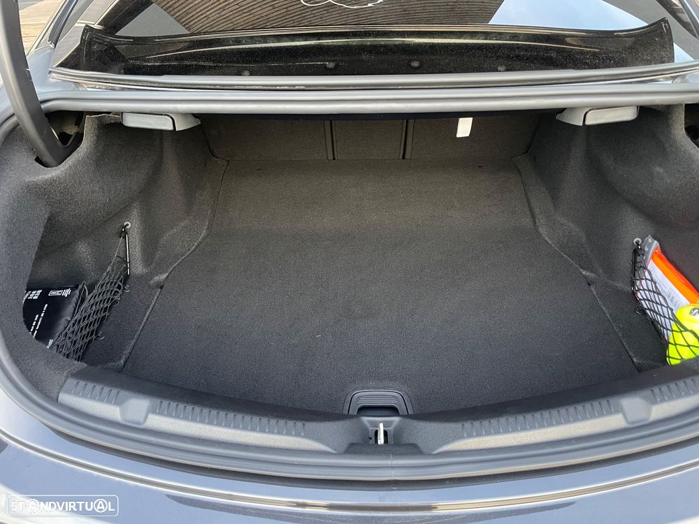 Mercedes-Benz E 220 d AMG Line - 20