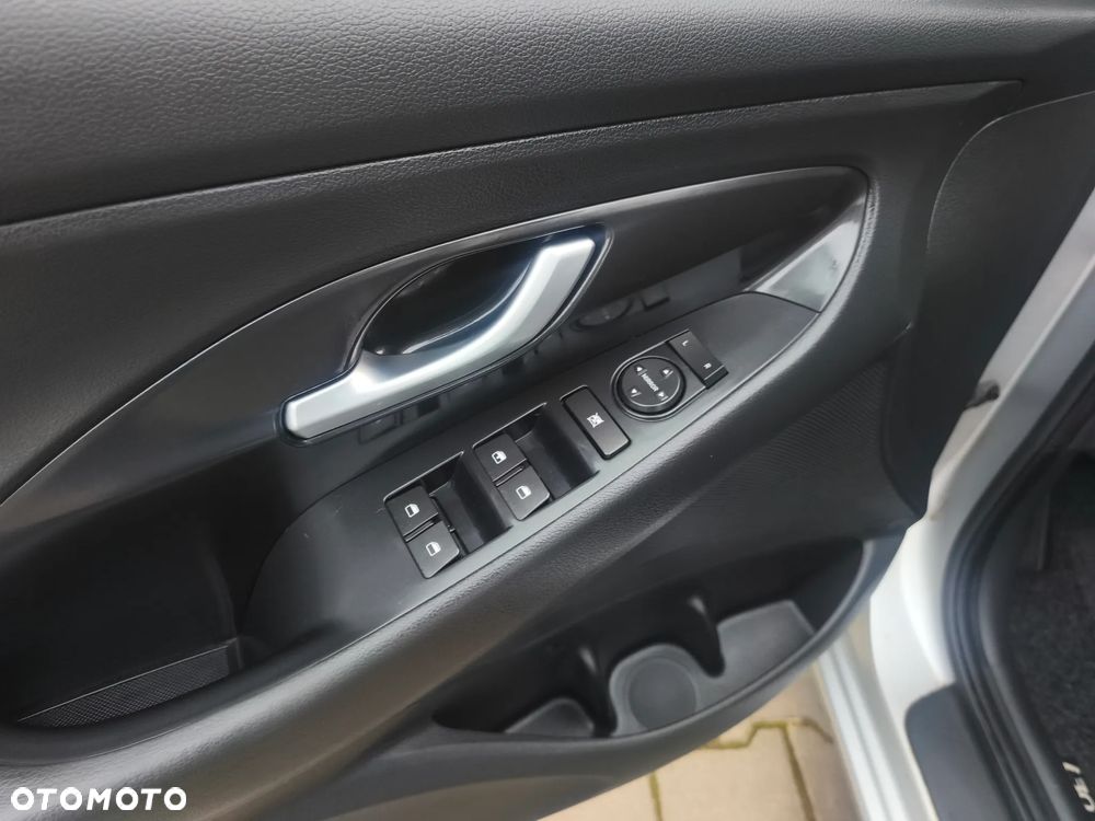 Hyundai i30 1.0 T-GDI GO Plus - 10