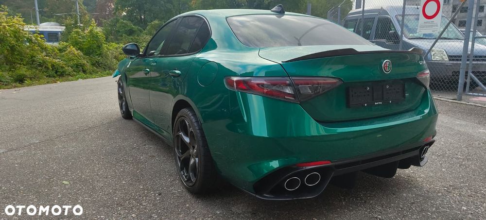 Alfa Romeo Giulia 2.9 V6 Bi-Turbo AT8 Quadrifoglio - 8