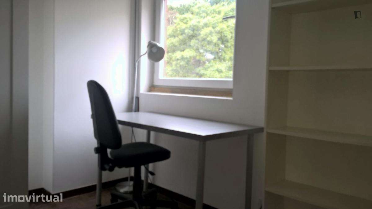 Quarto - localizado em Bairro do Sol Coimbra - Grande imagem: 2/6