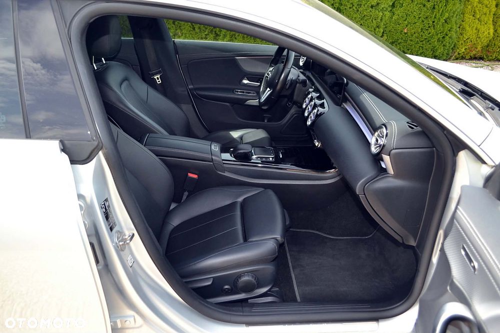 Mercedes-Benz CLA 200 d Edition 1 8G-DCT - 25